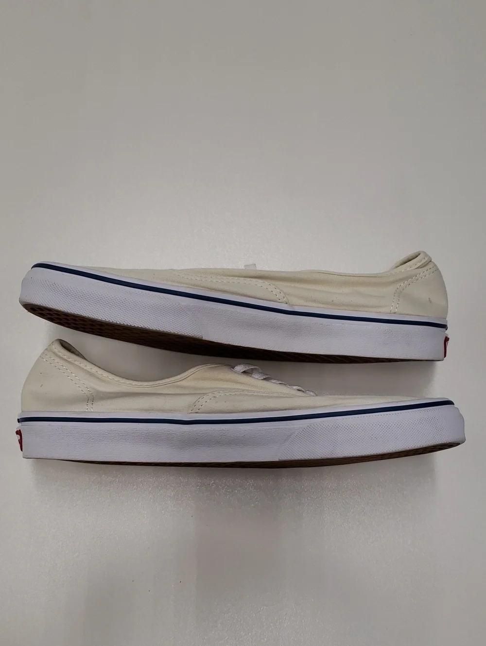 Vans - unisex canvas shoes, size 10 US mens/11.5 US womens, color off-white - Picture 2 of 6